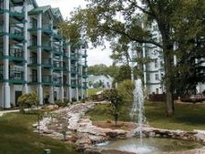 Surrey Vacation Resort - Carriage Place in Branson, Missouri