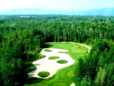 Club Cranberry in Collingwood, Ontario, Canada