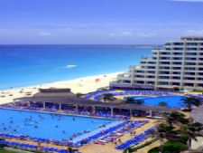 Golden Shores & Crown Paradise Club in Cancun, Mexico