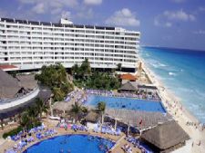 Golden Shores & Crown Paradise Club in Cancun, Mexico