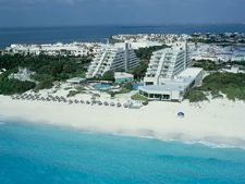 Park Royal Piramides Cancun in Cancun, Mexico